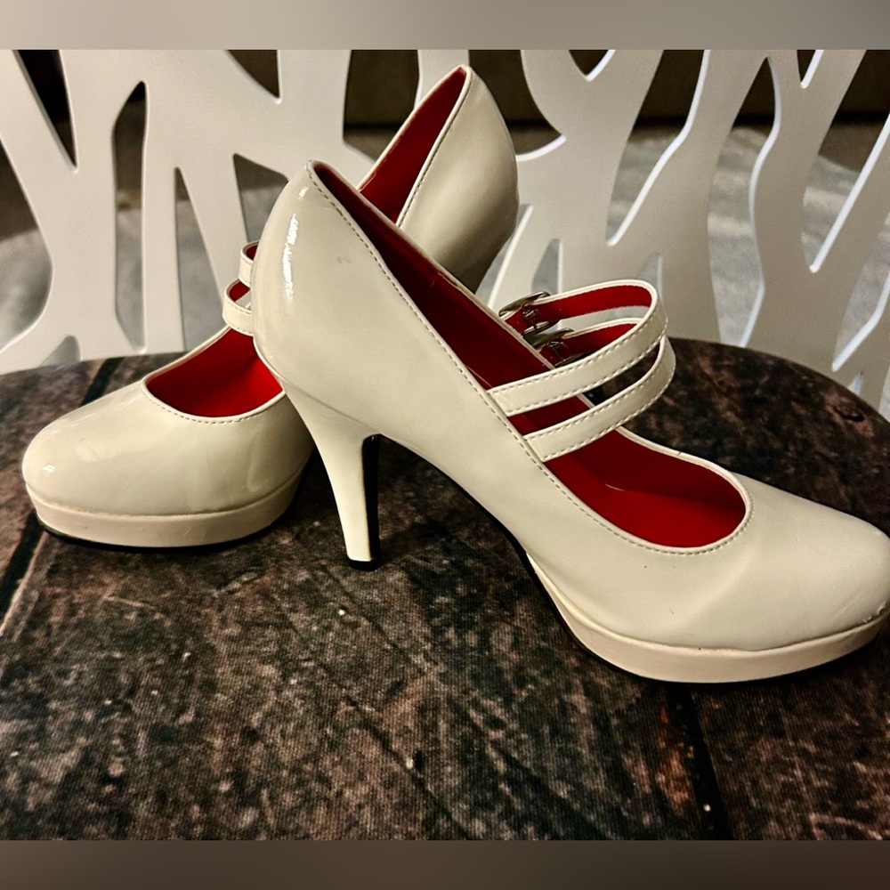 Women's Size 5/6 WHITE Hot 4.5" High Heel Patent Shoes